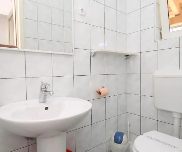 アパート Bilo 8364b *